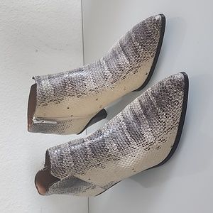 Franco Sorto Snakeskin ptint Spectra Booties. Size 7.5 $30